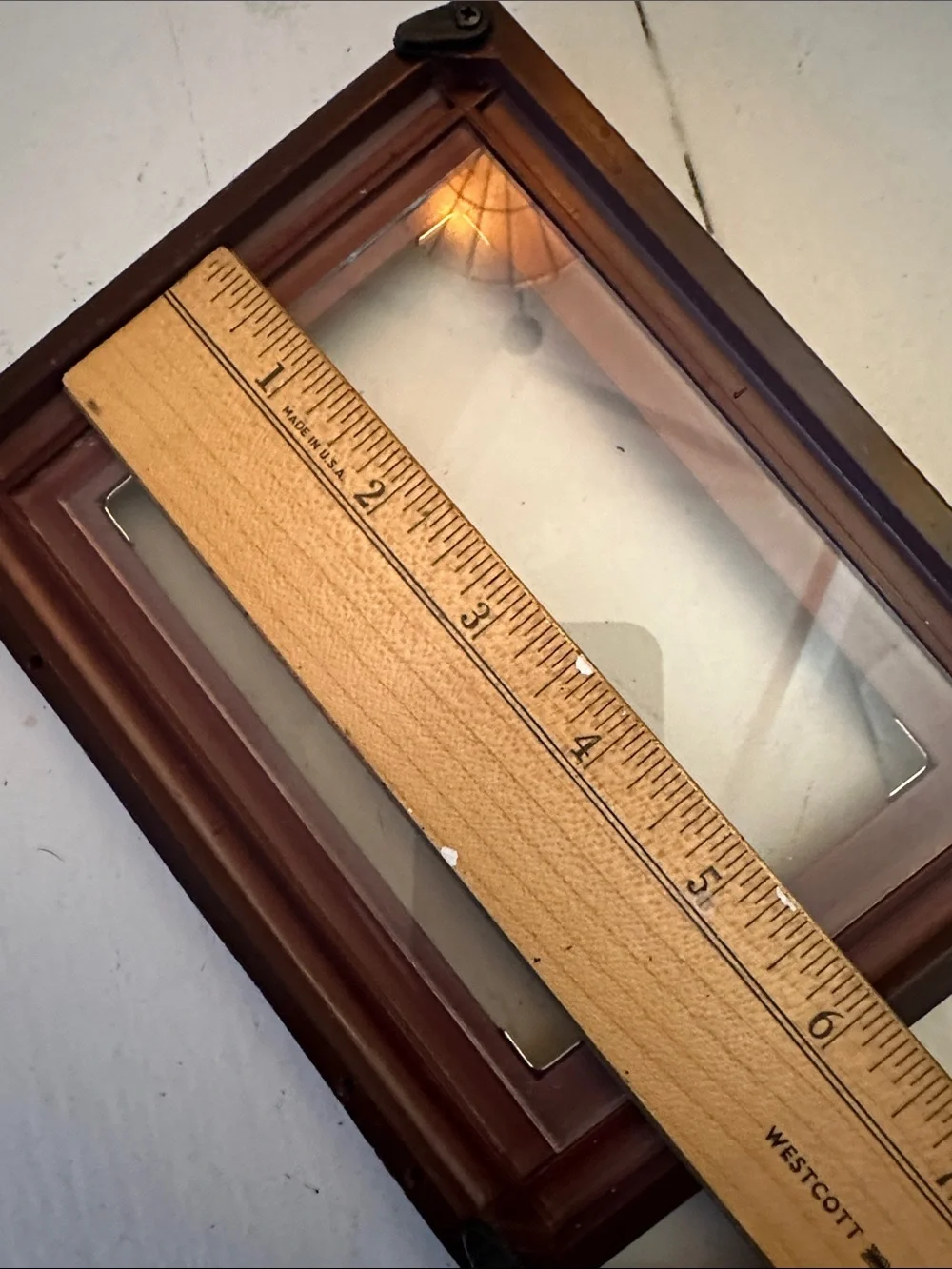 VINTAGE ACRYLIC METAL ORNATE CORNERS PICTURE FRAME